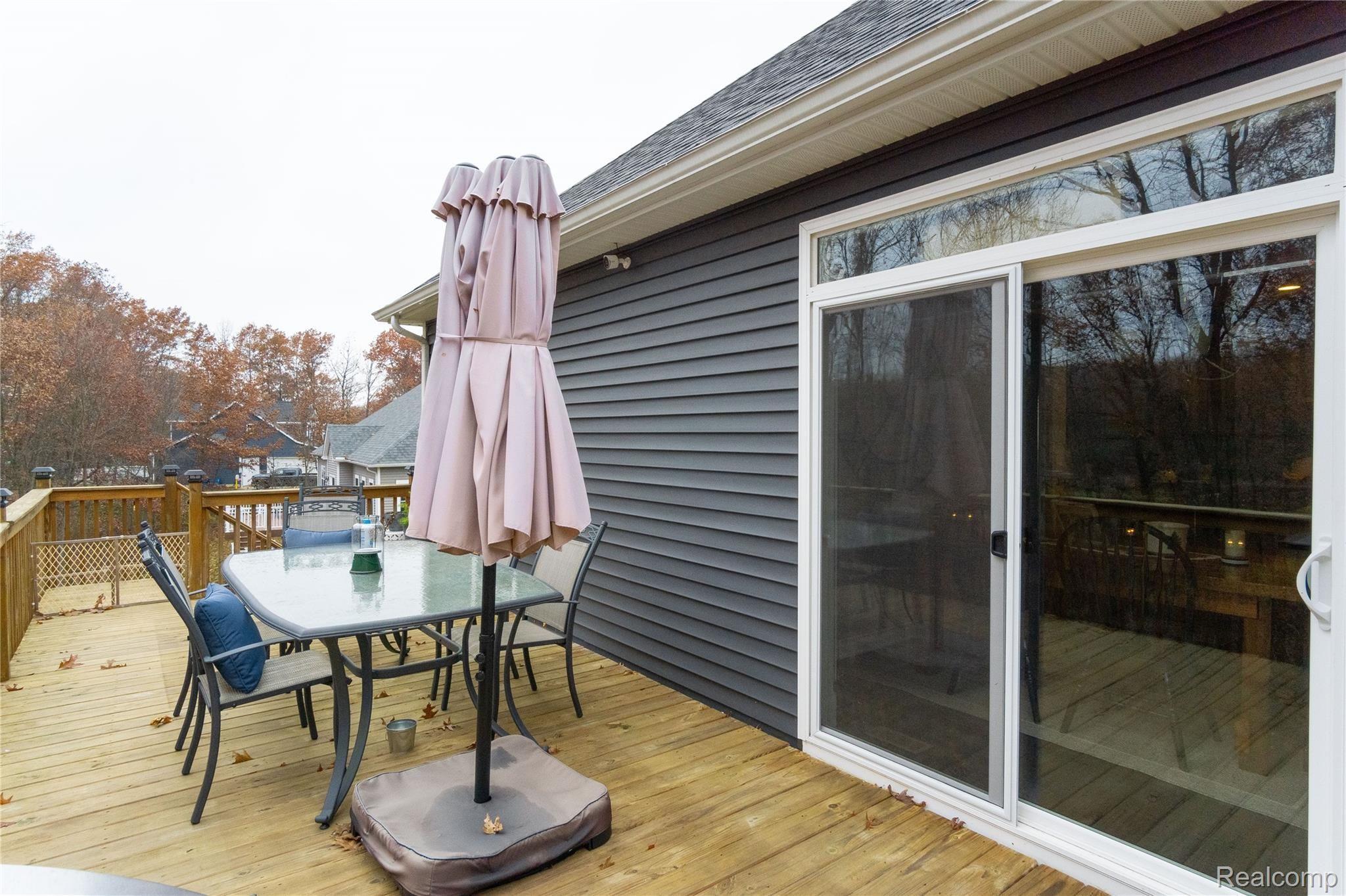 1069 Sugar Maple Court Fenton, MI 48430 - Photo 28 of 32 Exteriors (9 of 11).jpg