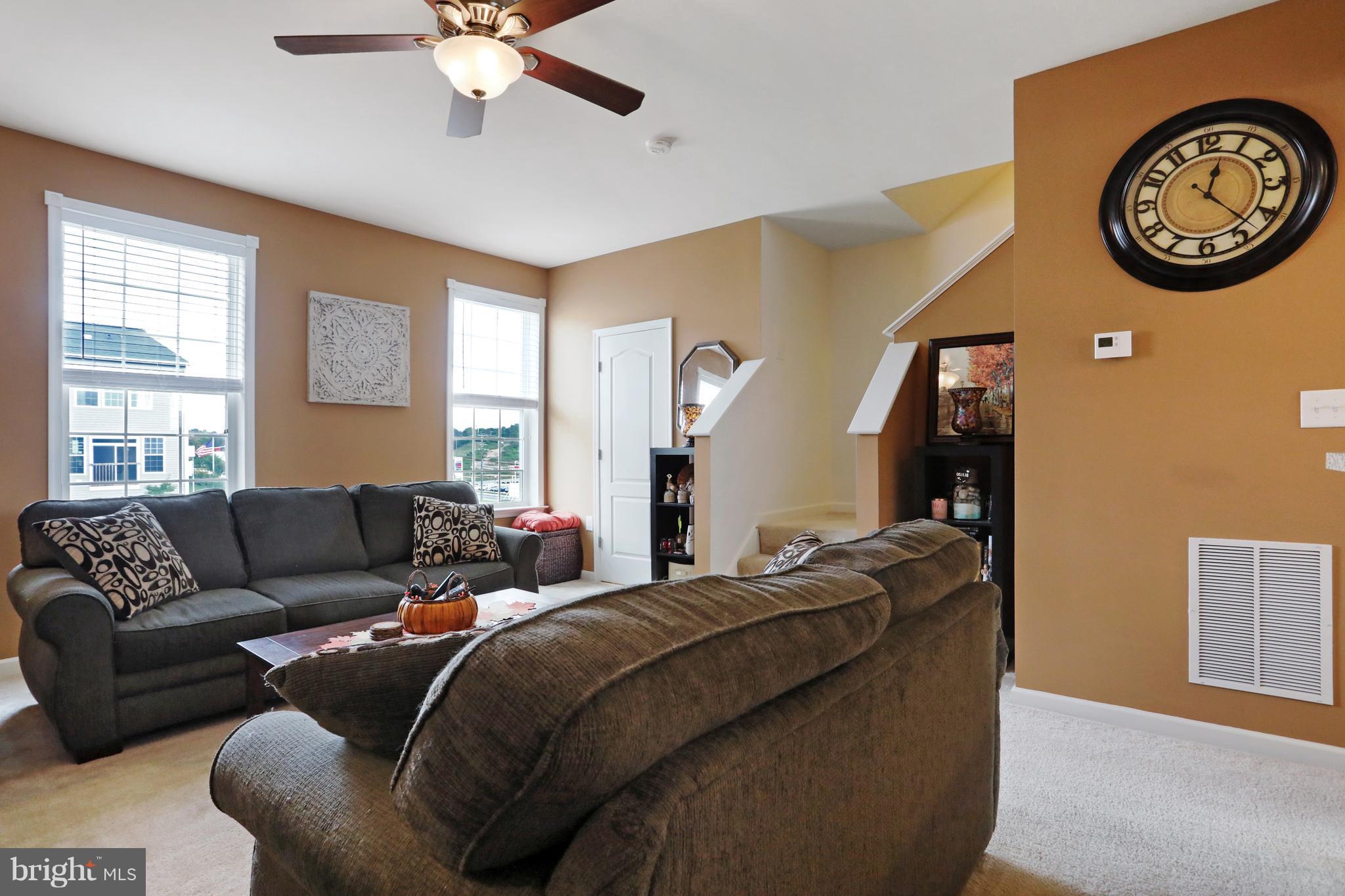58 Piccadilly Court Falling Waters, WV 25419 - Photo 13 of 30 Living Room