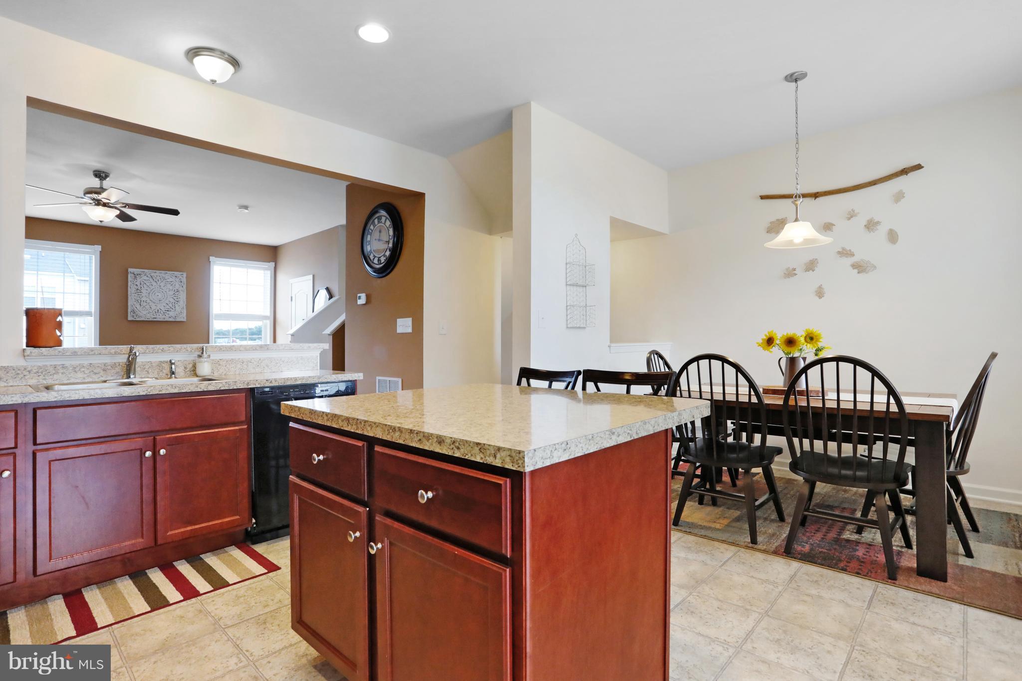 58 Piccadilly Court Falling Waters, WV 25419 - Photo 10 of 30 Kitchen