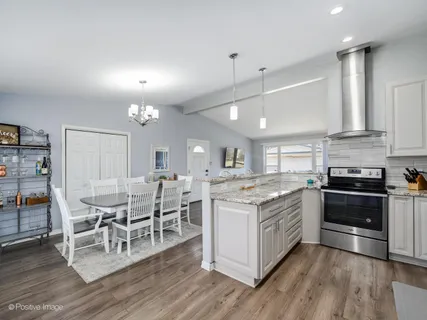 $369,900 | 3900 Bluebird Lane, Rolling Meadows, IL 60008
