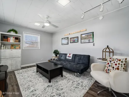 $369,900 | 3900 Bluebird Lane, Rolling Meadows, IL 60008