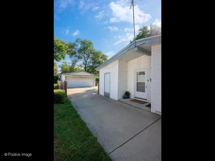 $369,900 | 3900 Bluebird Lane, Rolling Meadows, IL 60008