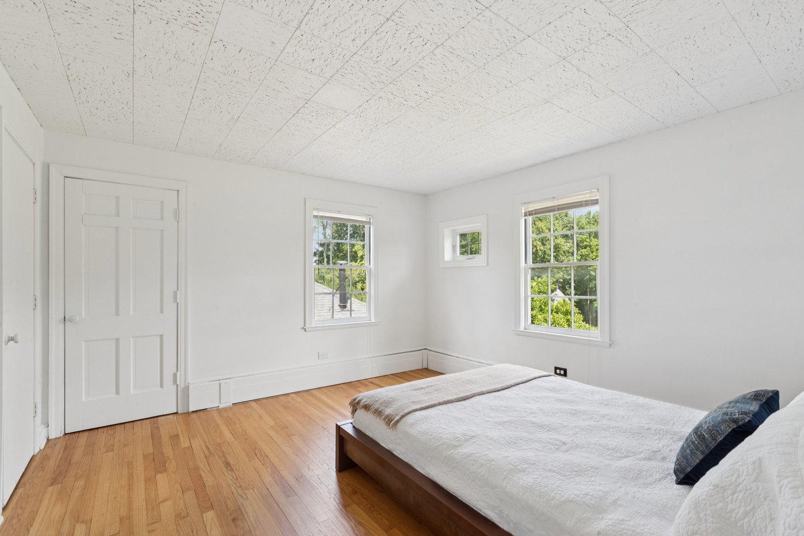 60 Ridge Road Barrington Hills, IL 60010 - Photo 40 of 70 a bedroom with a bed and a window