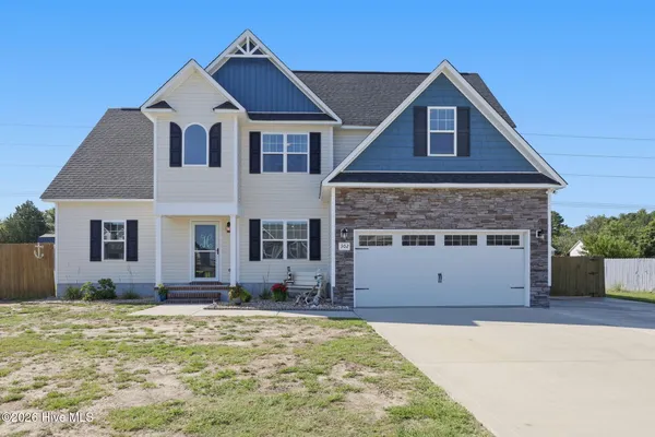 $367,000 | 302 White Dove Drive, Hubert, NC 28539