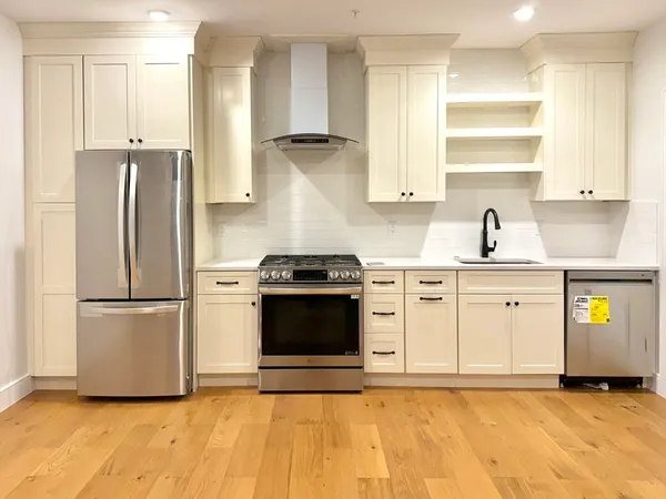 $469,000 | 165 Everett Street, Unit 1, Boston, MA 02128