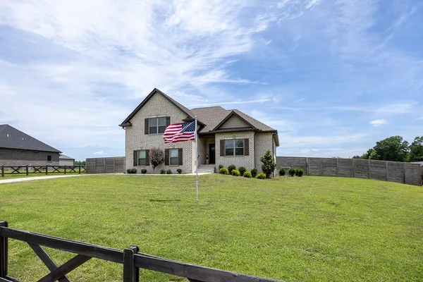 $605,000 | 2743 West County Farm Road, Springfield, TN 37172