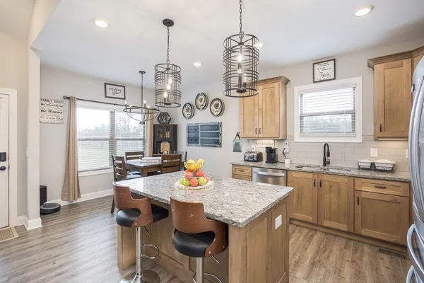 $605,000 | 2743 West County Farm Road, Springfield, TN 37172