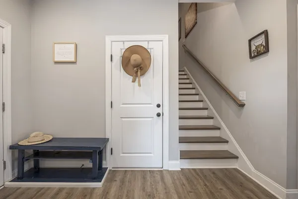 $605,000 | 2743 West County Farm Road, Springfield, TN 37172