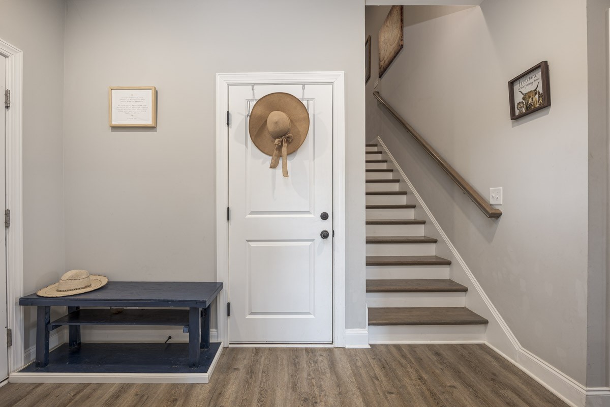 2743 West County Farm Road Springfield, TN 37172 - Photo 34 of 53 a view of entryway and hall with wooden floor