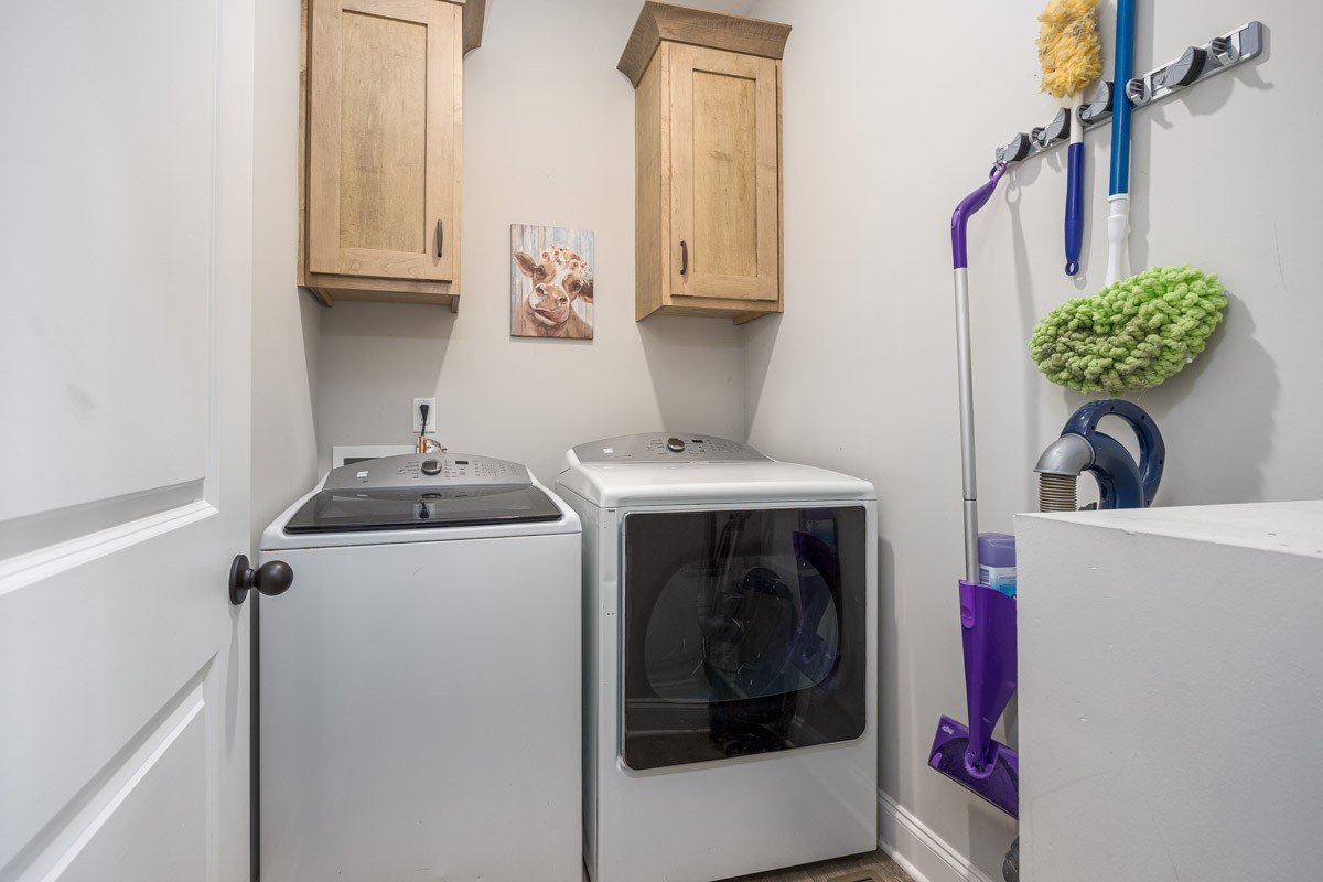 2743 West County Farm Road Springfield, TN 37172 - Photo 38 of 53 a utility room with dryer and washer