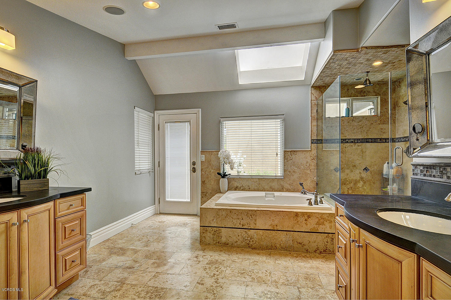 11824 Pradera Road Camarillo, CA 93012 - Photo 16 of 37 SKY_22
