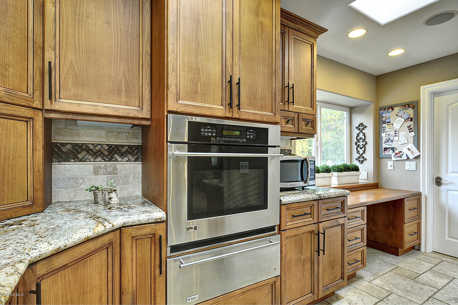 11824 Pradera Road Camarillo, CA 93012 - Photo 10 of 37 SKY_16