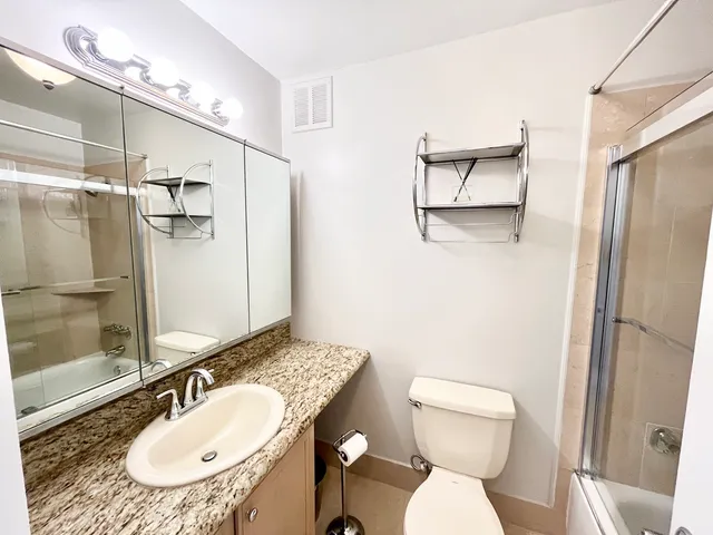 $2,400 | 100 East Walton Place, Unit 14A, Chicago, IL 60611