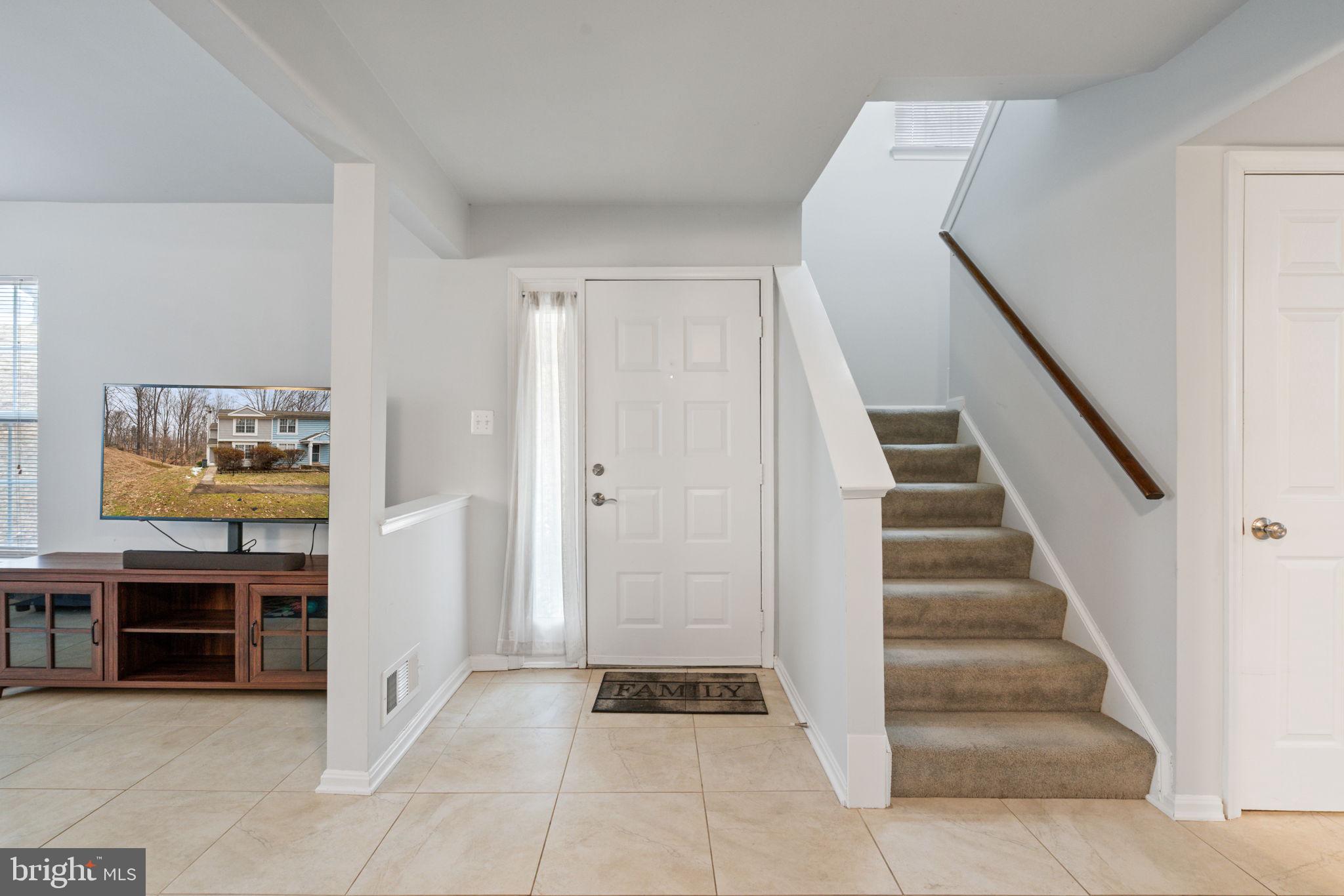 15343 Inlet Place Dumfries, VA 22025 - Photo 3 of 29 Front Entrance