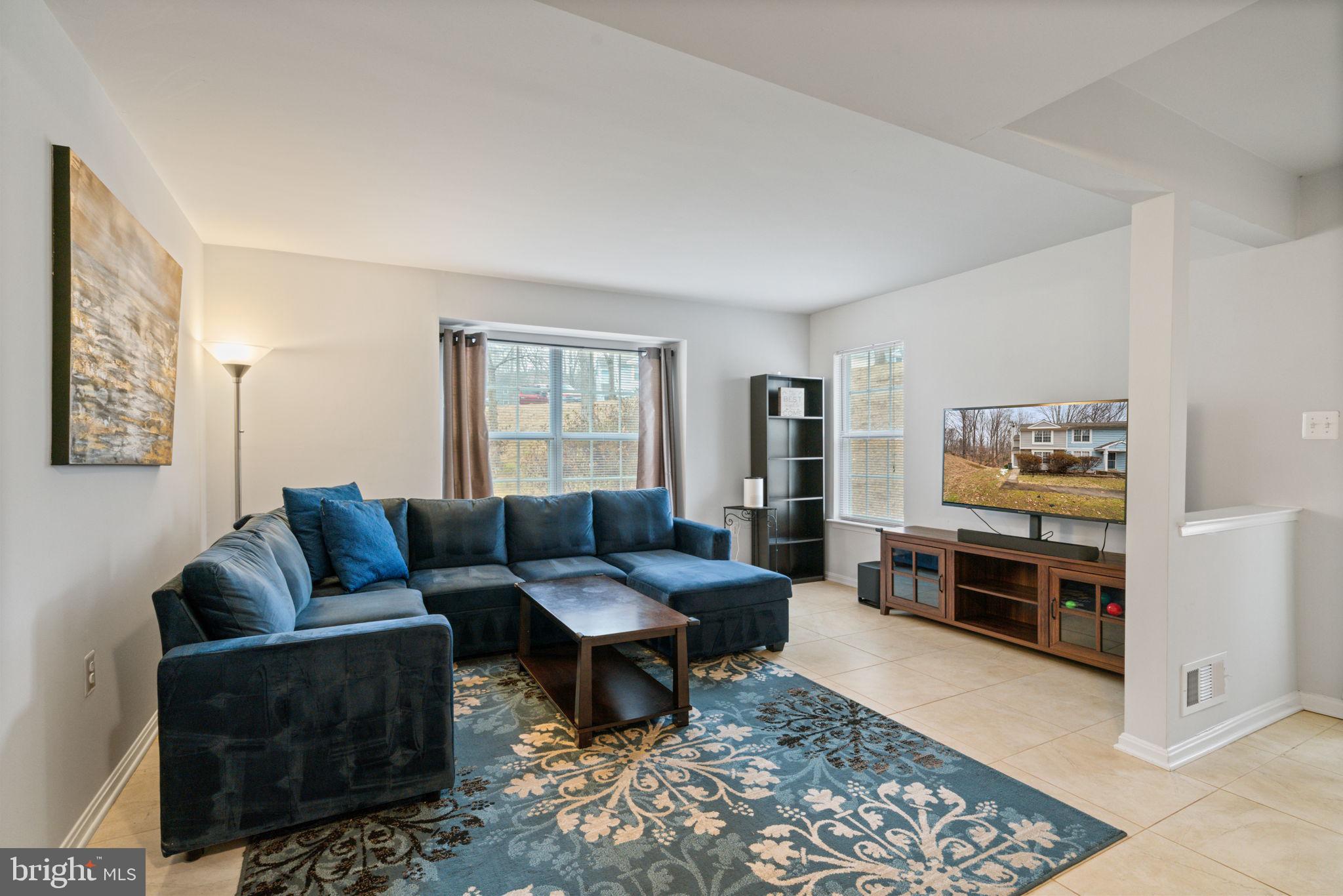 15343 Inlet Place Dumfries, VA 22025 - Photo 4 of 29 Living Room 1