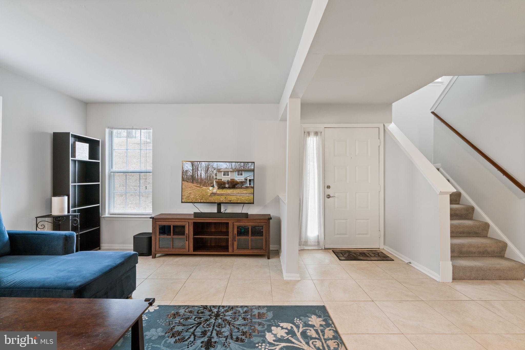 15343 Inlet Place Dumfries, VA 22025 - Photo 5 of 29 Living Room 2
