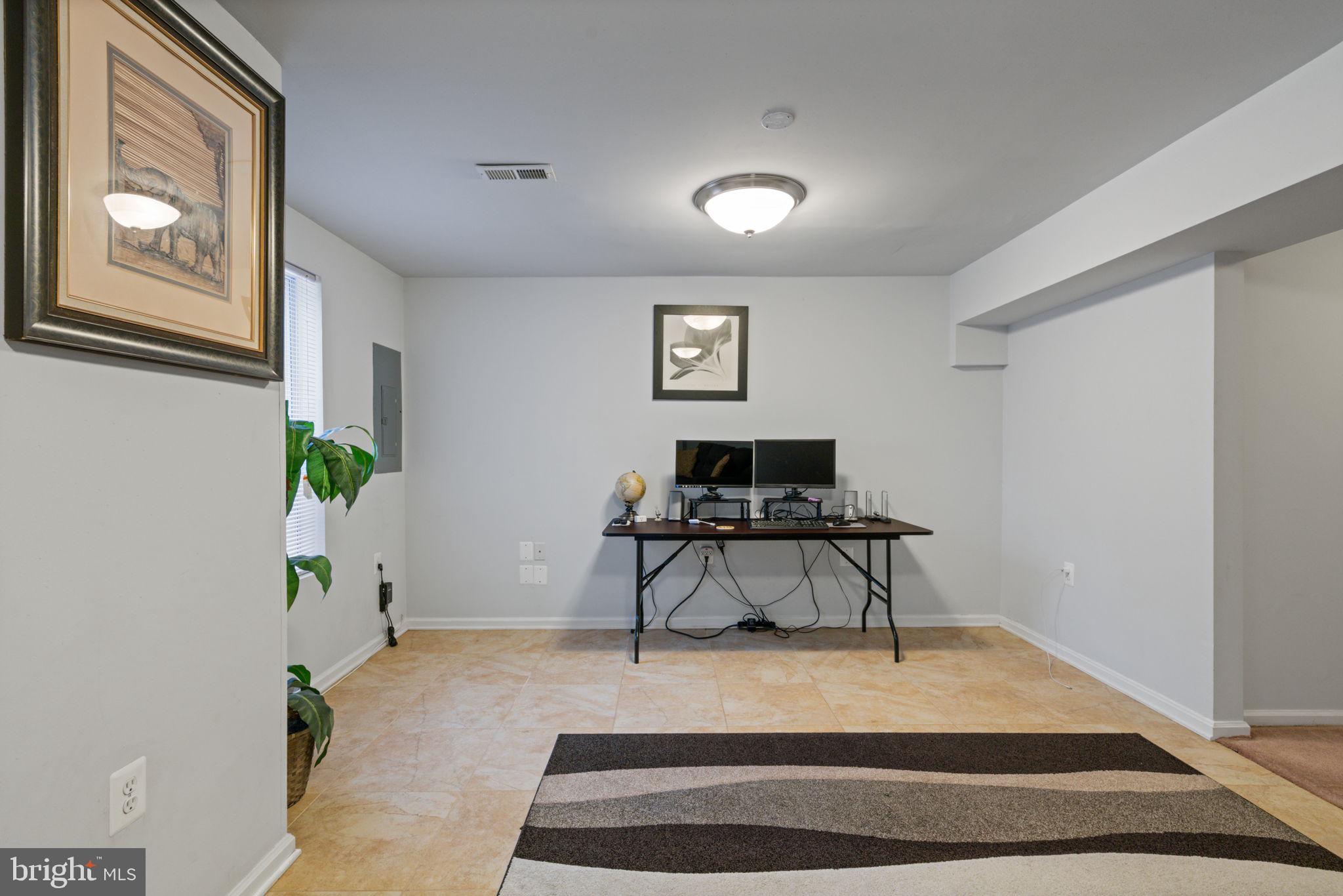 15343 Inlet Place Dumfries, VA 22025 - Photo 9 of 29 Family Room 2