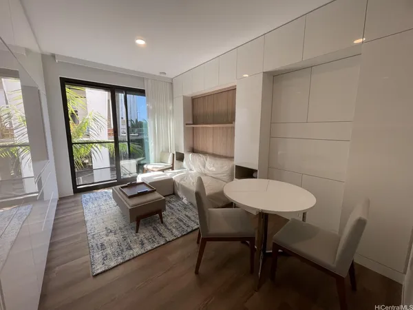 $2,700 | 987 Queen Street, Unit 227, Honolulu, HI 96814