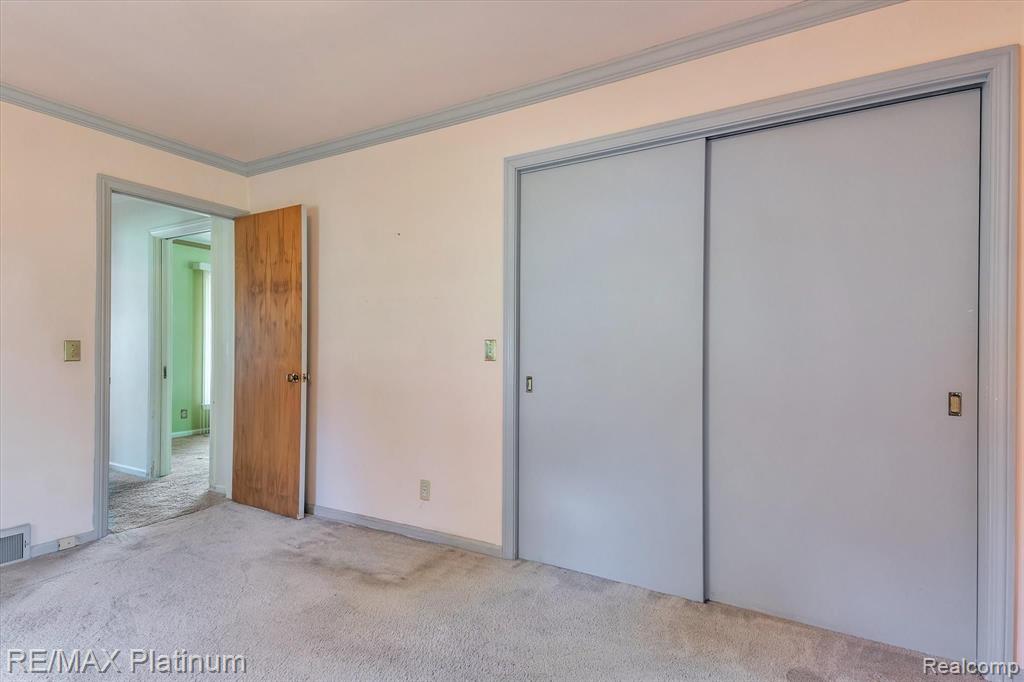 110 Riddle Street Howell, MI 48843 - Photo 18 of 39 Gallery Image 18