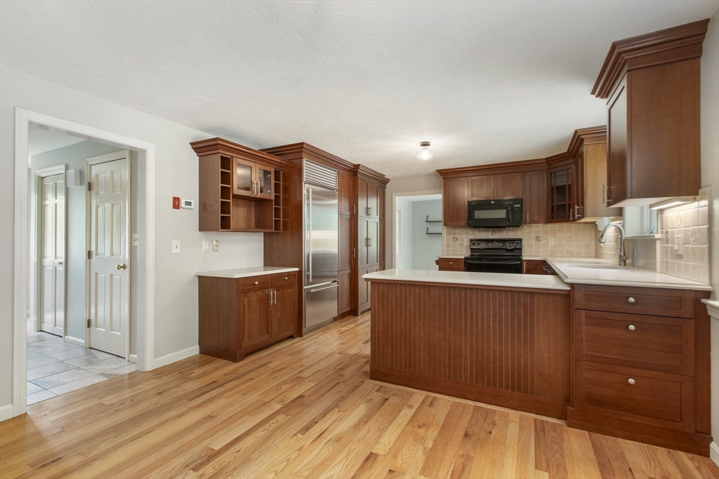 3 Howe Street Medway, MA 02053 - Photo 8 of 30 Gallery Image 8