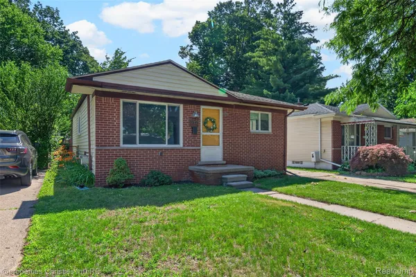 $285,000 | 27856 Lenox Avenue, Madison Heights, MI 48071