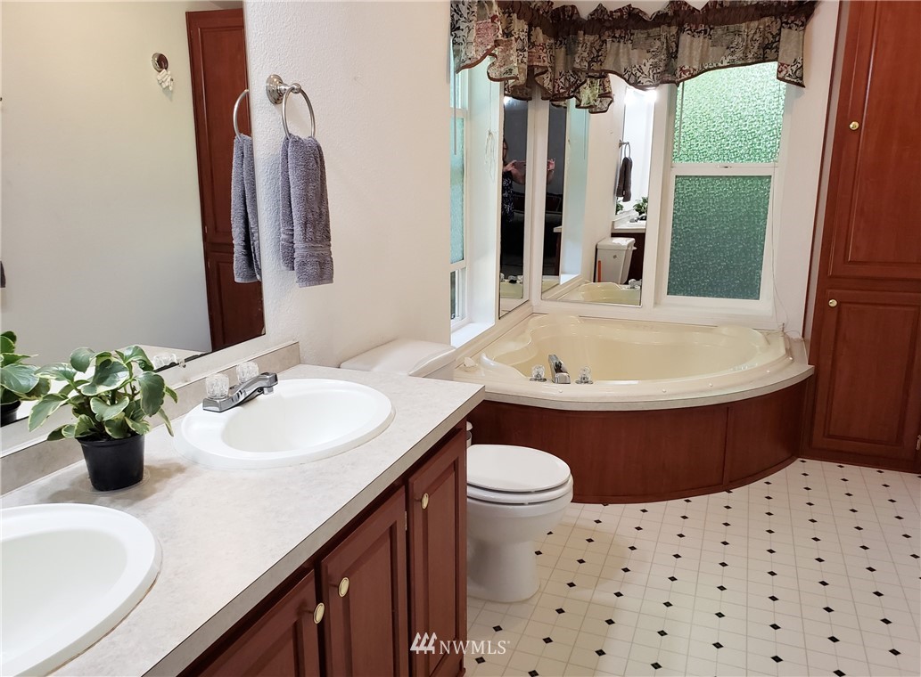 25090 Port Gamble Road Northeast Poulsbo, WA 98370 - Photo 11 of 24 Gallery Image 11