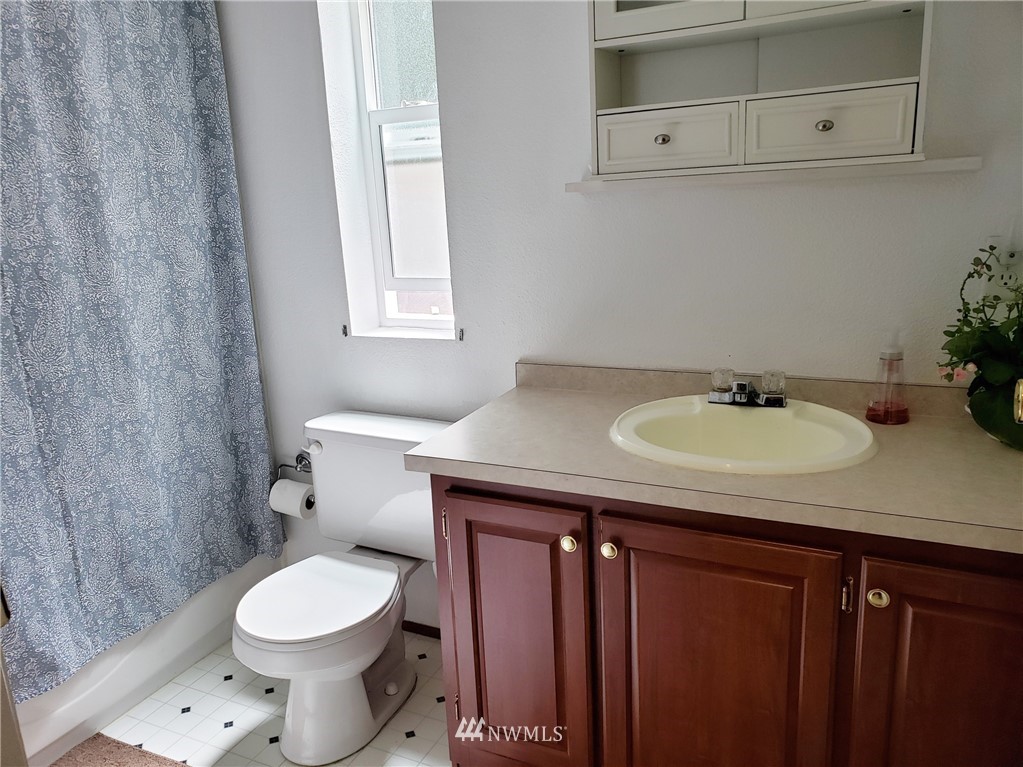 25090 Port Gamble Road Northeast Poulsbo, WA 98370 - Photo 14 of 24 Gallery Image 14