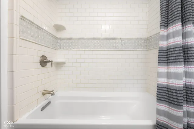 $277,500 | 1714 Gilmore Street, Columbus, IN 47201