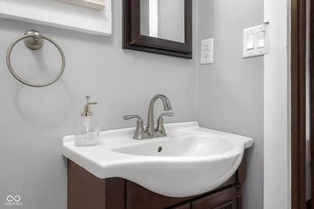 $277,500 | 1714 Gilmore Street, Columbus, IN 47201