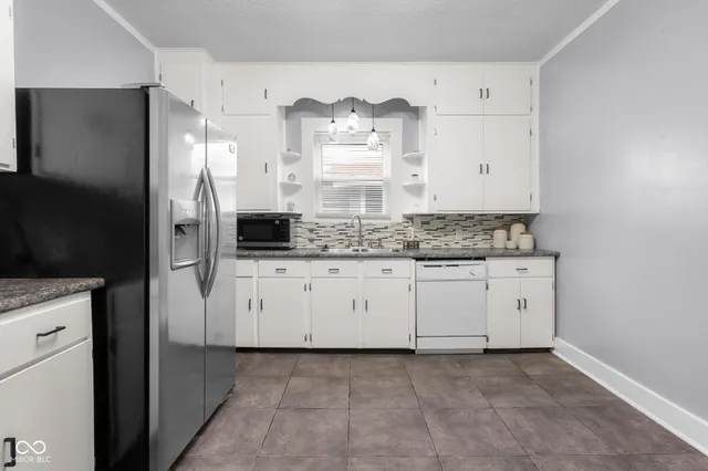 $277,500 | 1714 Gilmore Street, Columbus, IN 47201