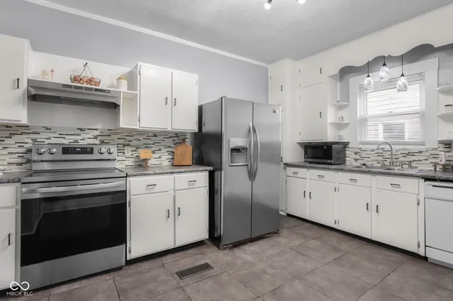 $277,500 | 1714 Gilmore Street, Columbus, IN 47201