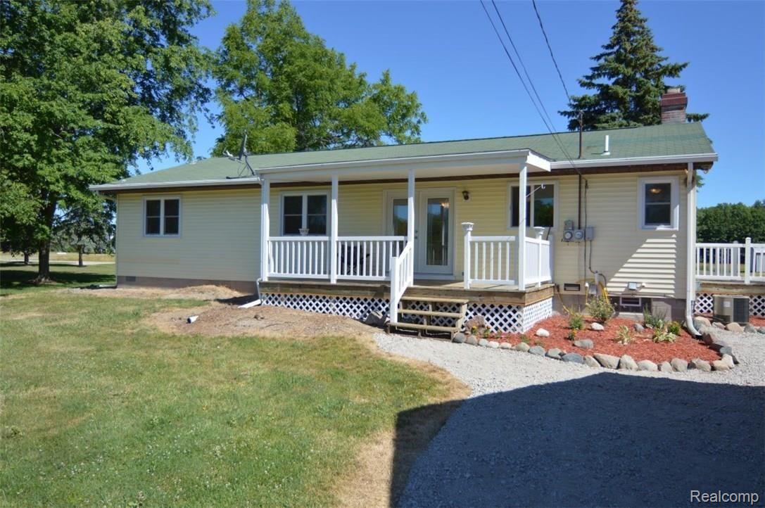 7795 Broadbridge Road Fair Haven, MI 48023 - Photo 7 of 16 DSC_4395.JPG