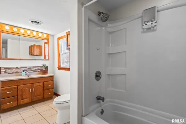 $149,900 | 2010 North 16th Street, Springfield, IL 62702