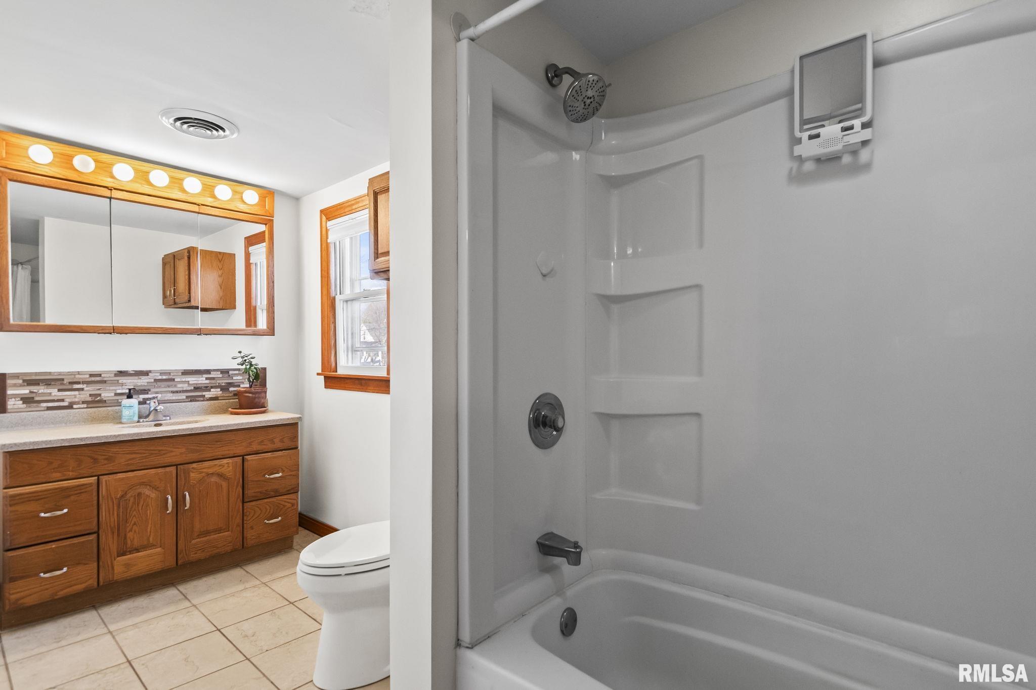 2010 North 16th Street Springfield, IL 62702 - Photo 11 of 41