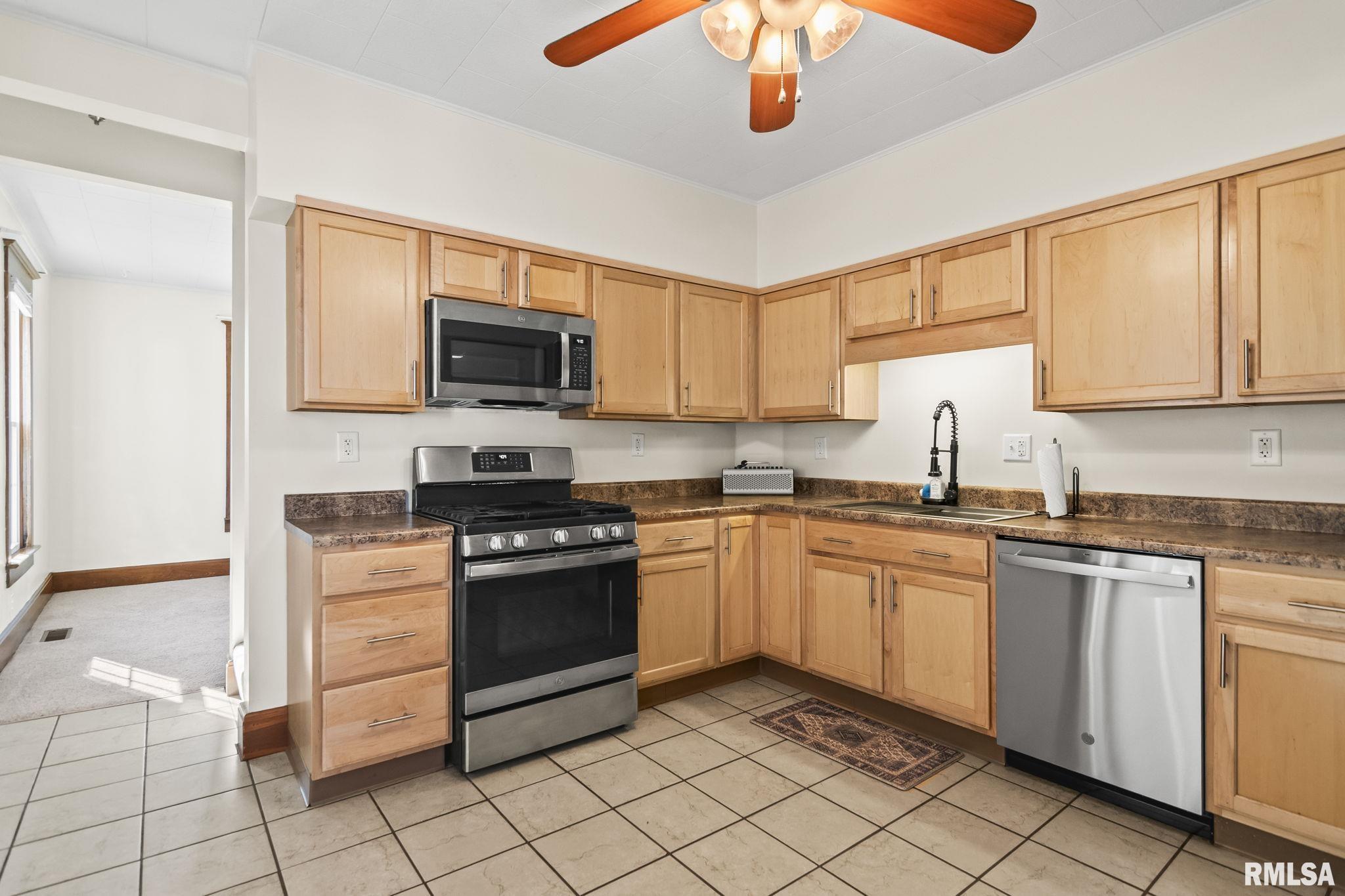 2010 North 16th Street Springfield, IL 62702 - Photo 13 of 41