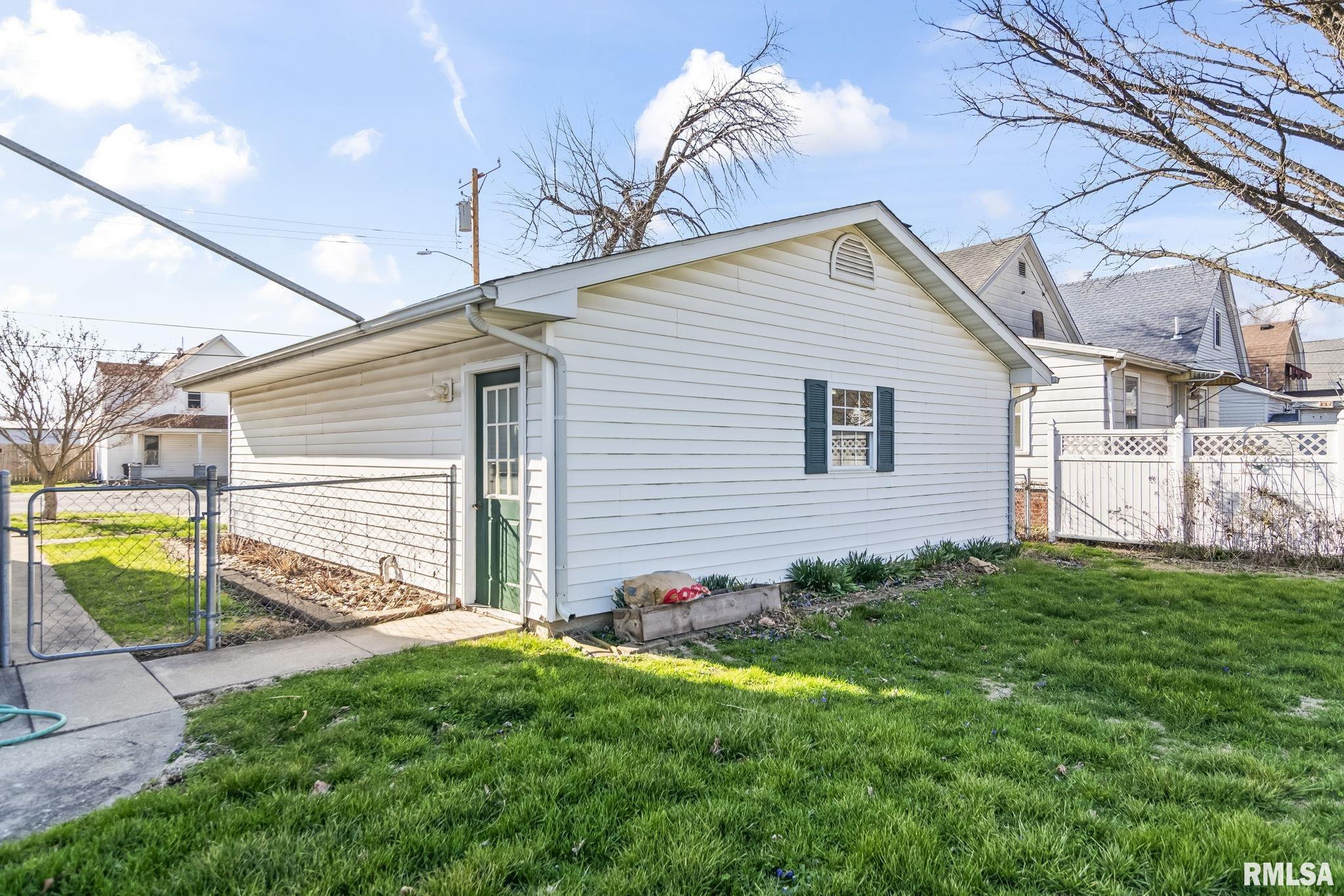 2010 North 16th Street Springfield, IL 62702 - Photo 6 of 41