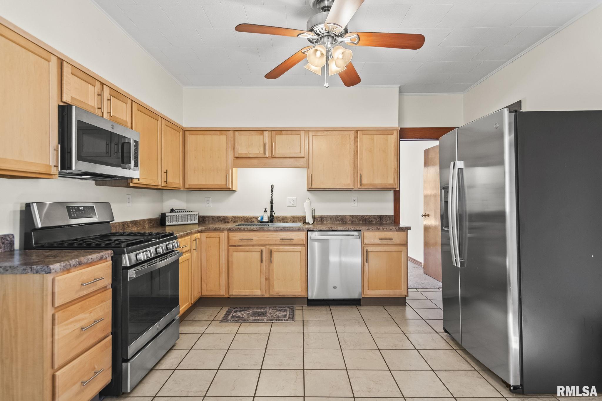 2010 North 16th Street Springfield, IL 62702 - Photo 10 of 41