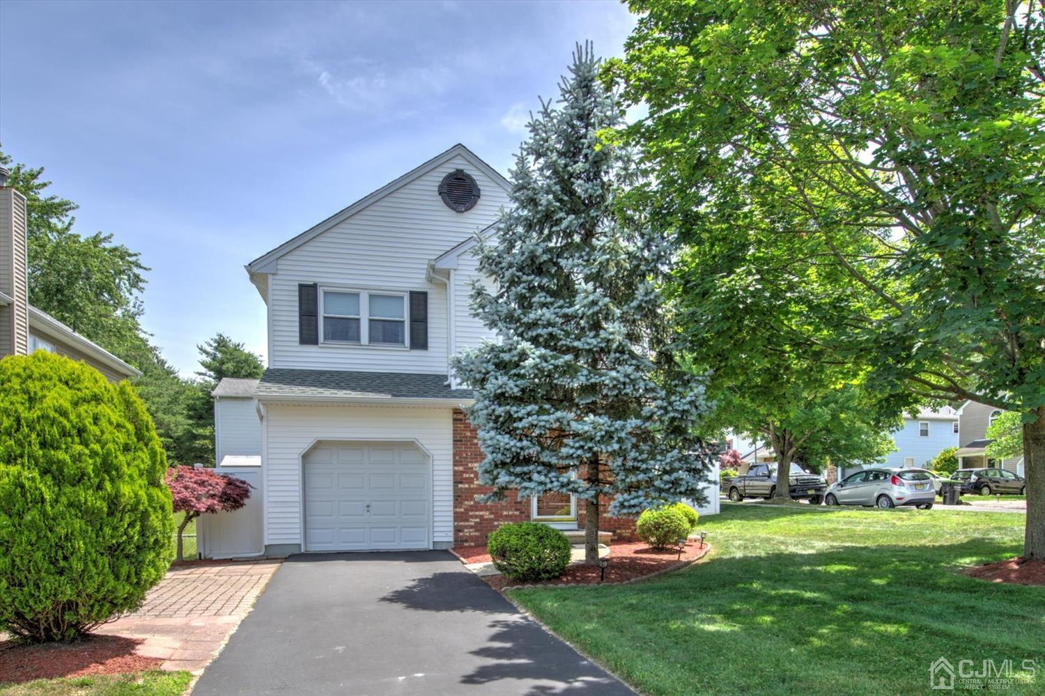 24 Avery Drive Old Bridge, NJ 08857 - Photo 2 of 35