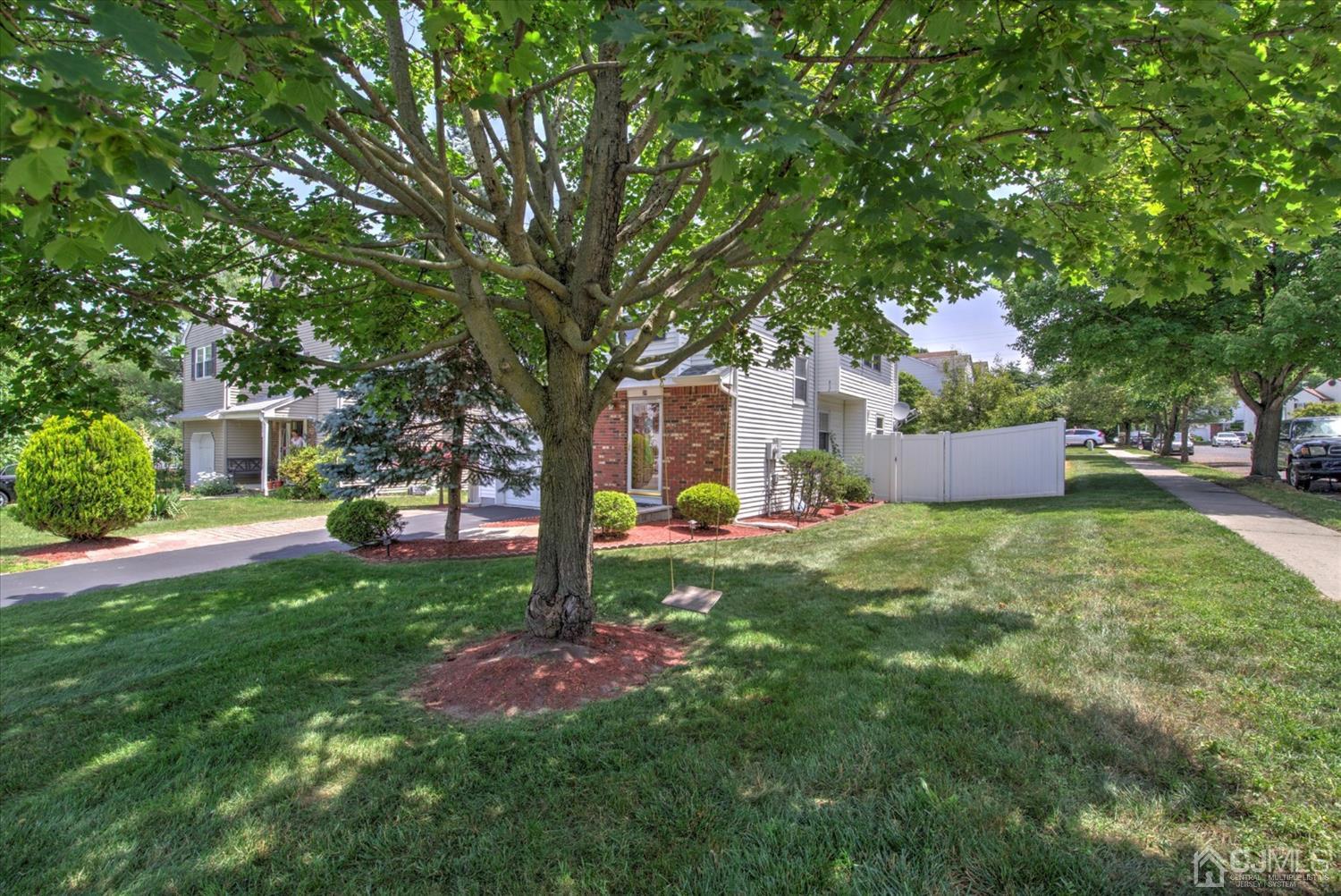 24 Avery Drive Old Bridge, NJ 08857 - Photo 3 of 35