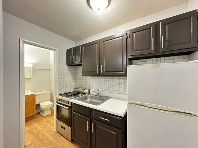 $1,150 | 4537 North Dover Street, Unit 1C, Chicago, IL 60640