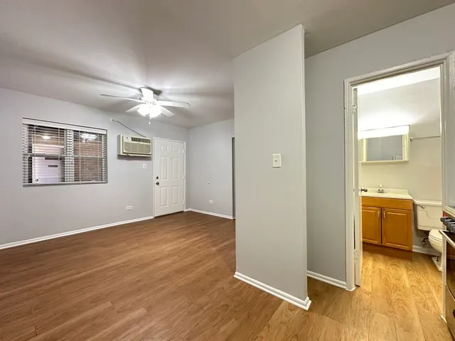 $1,150 | 4537 North Dover Street, Unit 1C, Chicago, IL 60640