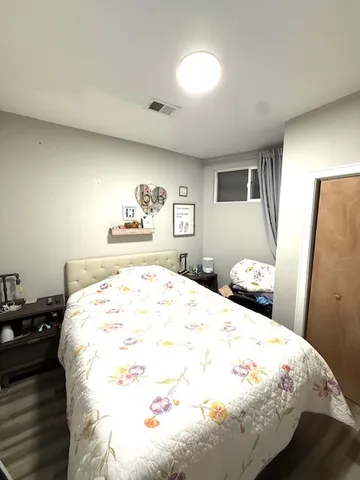 $2,850 | 2115 West Barry Avenue, Unit CH, Chicago, IL 60618