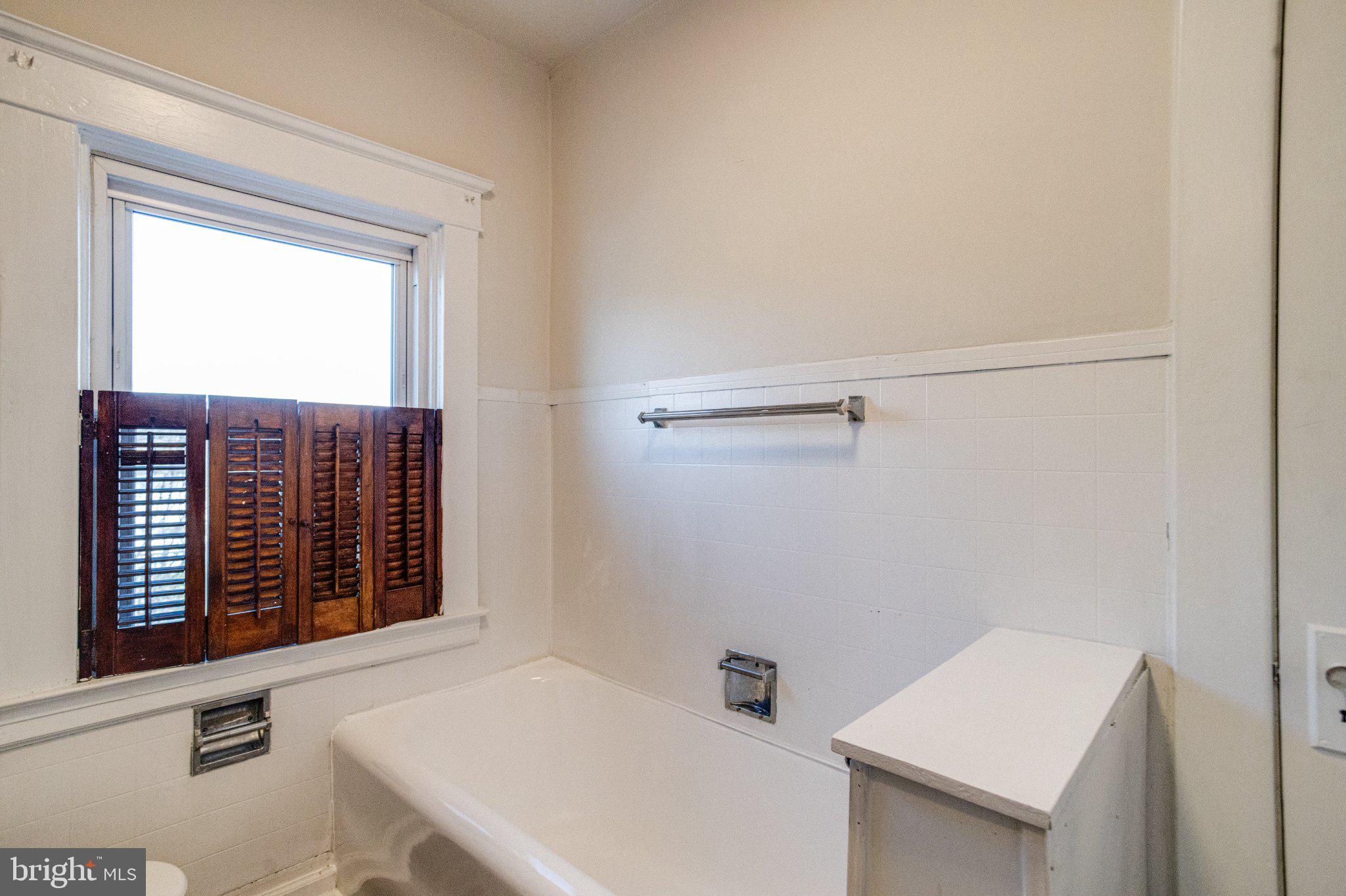 1813 Portship Road Dundalk, MD 21222 - Photo 44 of 50 Charming bathroom with vintage flair.