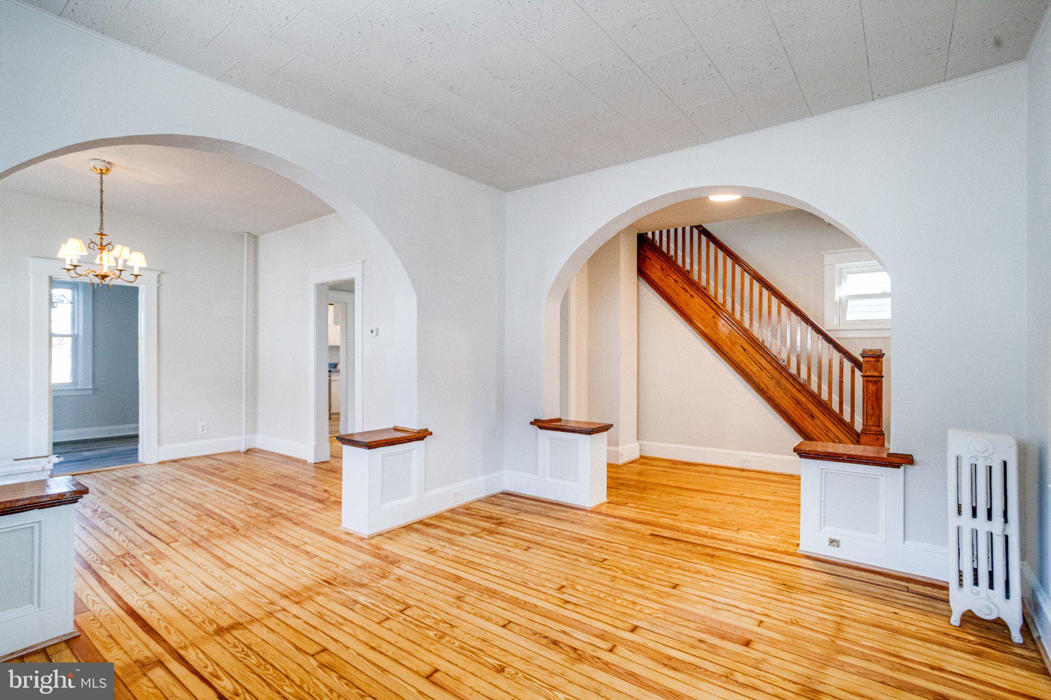 1813 Portship Road Dundalk, MD 21222 - Photo 10 of 50 Spacious entryway with elegant arches.