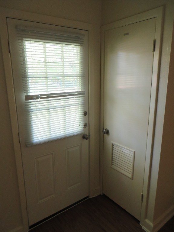 812 Ranch Road, Unit B Georgetown, TX 78628 - Photo 27 of 31 a view of walk in closet