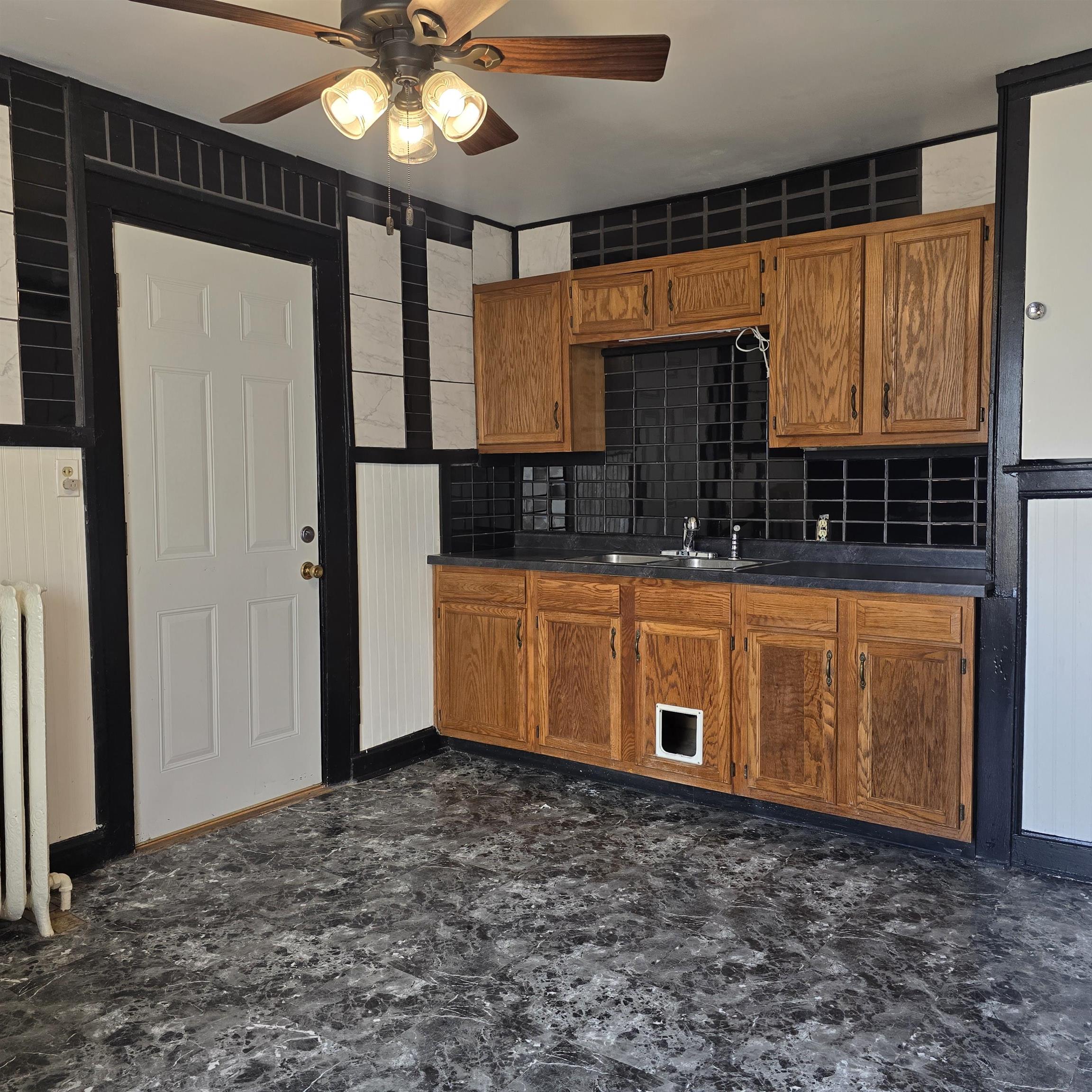 1173 West Pleasant Street Freeport, IL 61032 - Photo 13 of 26