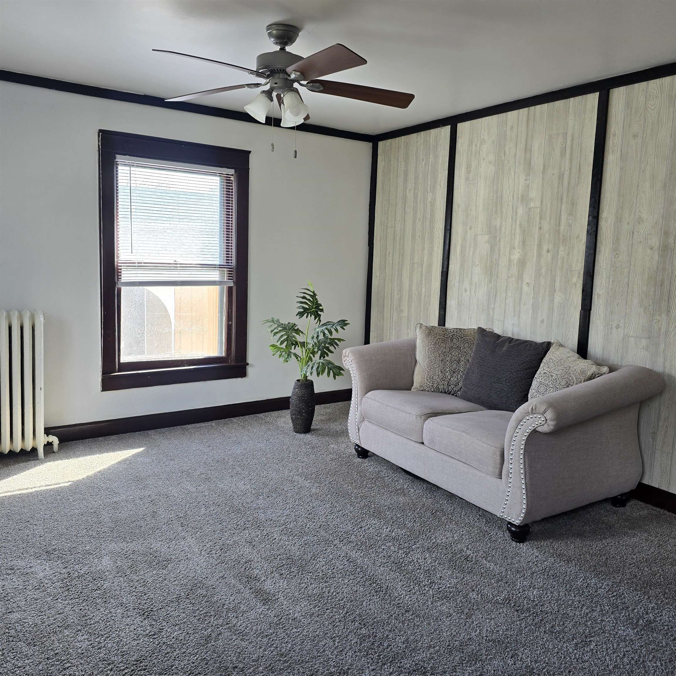 1173 West Pleasant Street Freeport, IL 61032 - Photo 2 of 26