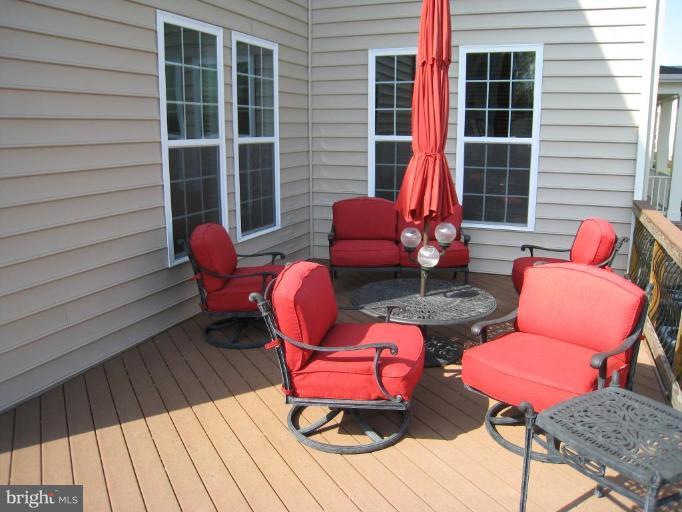 9303 Castle Hill Road Springfield, VA 22153 - Photo 22 of 25 Deck