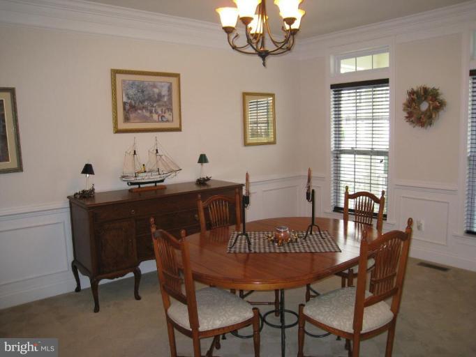 9303 Castle Hill Road Springfield, VA 22153 - Photo 6 of 25 Dining Room