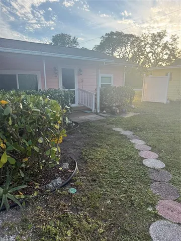 $2,385 | 304 Mt Pleasant Road, Nokomis, FL 34275